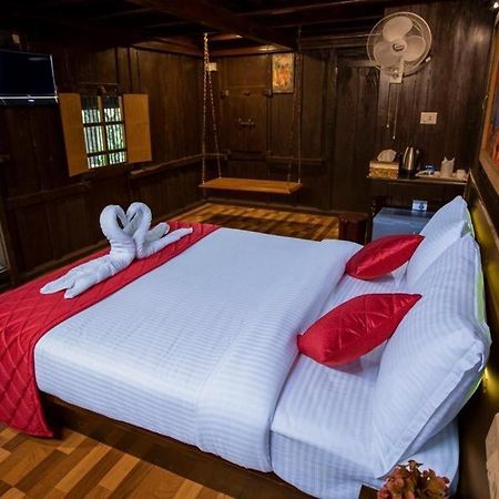 Traditional Kerala Villa ムンナール エクステリア 写真