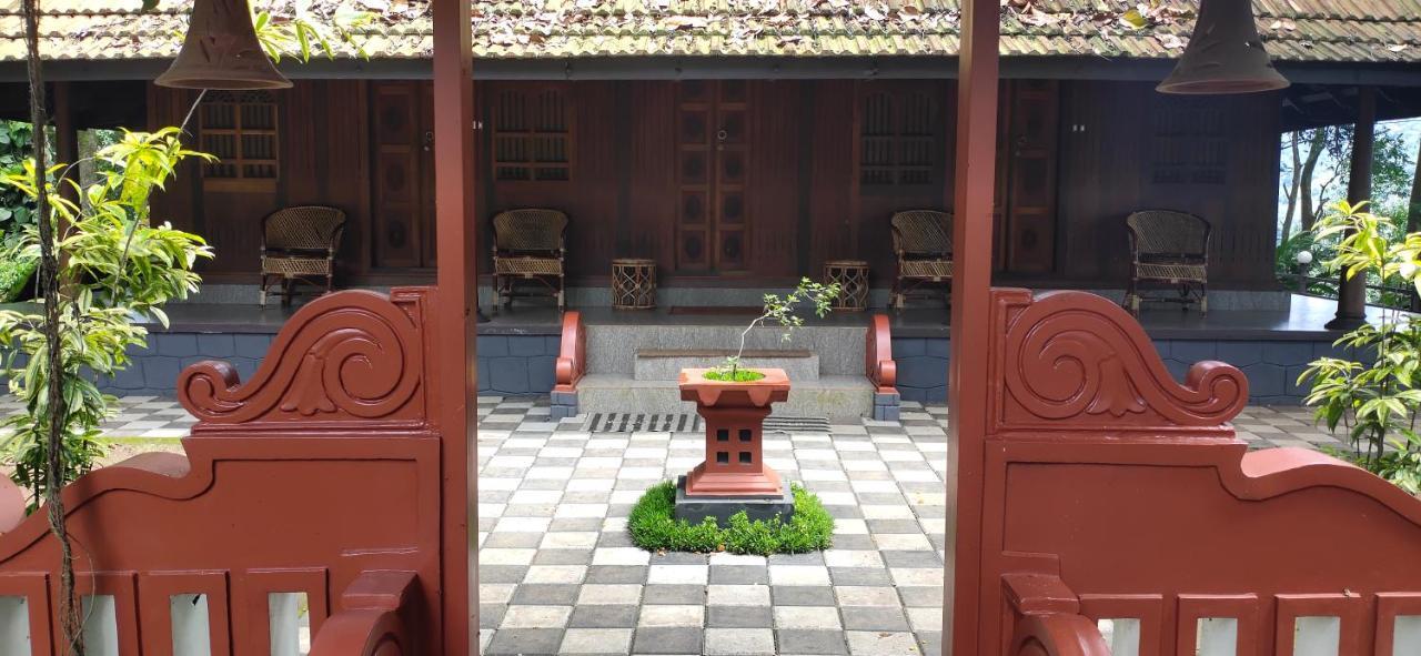 Traditional Kerala Villa ムンナール エクステリア 写真