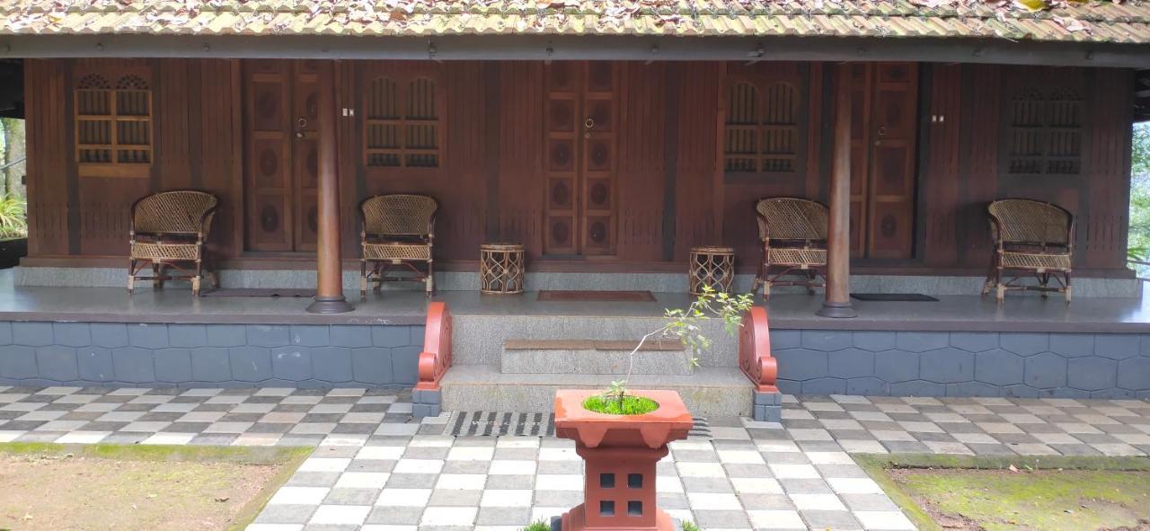 Traditional Kerala Villa ムンナール エクステリア 写真
